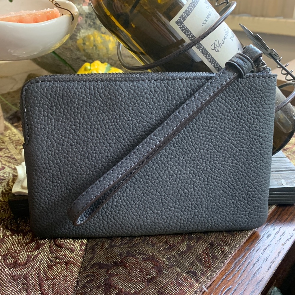 LIMITED ED🔥Authentic COACH Pebbled leather zip wristlet with Cancer print - Picture 8 of 8